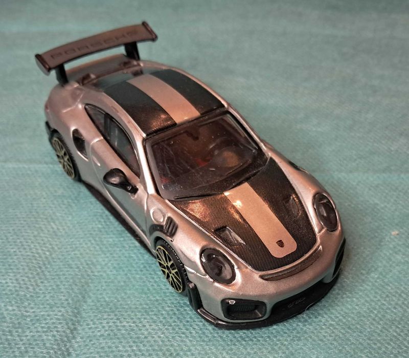 Autko, resorak Bburago - Porsche 911 GT2 RS
