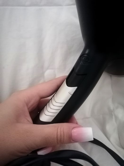 Suszarka do włosów TRESemme stan bardzo dobry