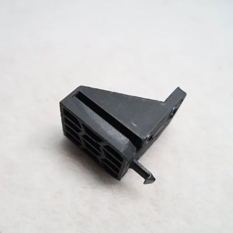 Крепление фары Audi Q5 q5 кріплення фари под фара кронштейн 80a941453a