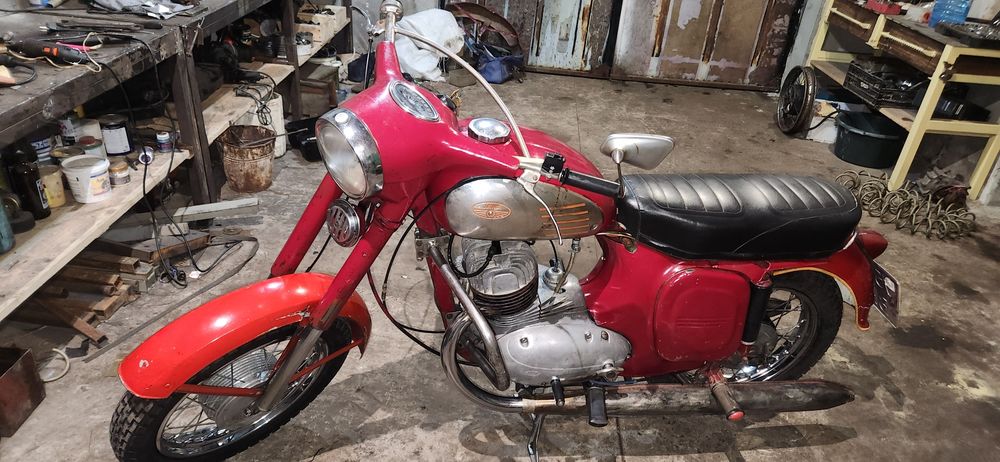 Продам яву старушка 360.