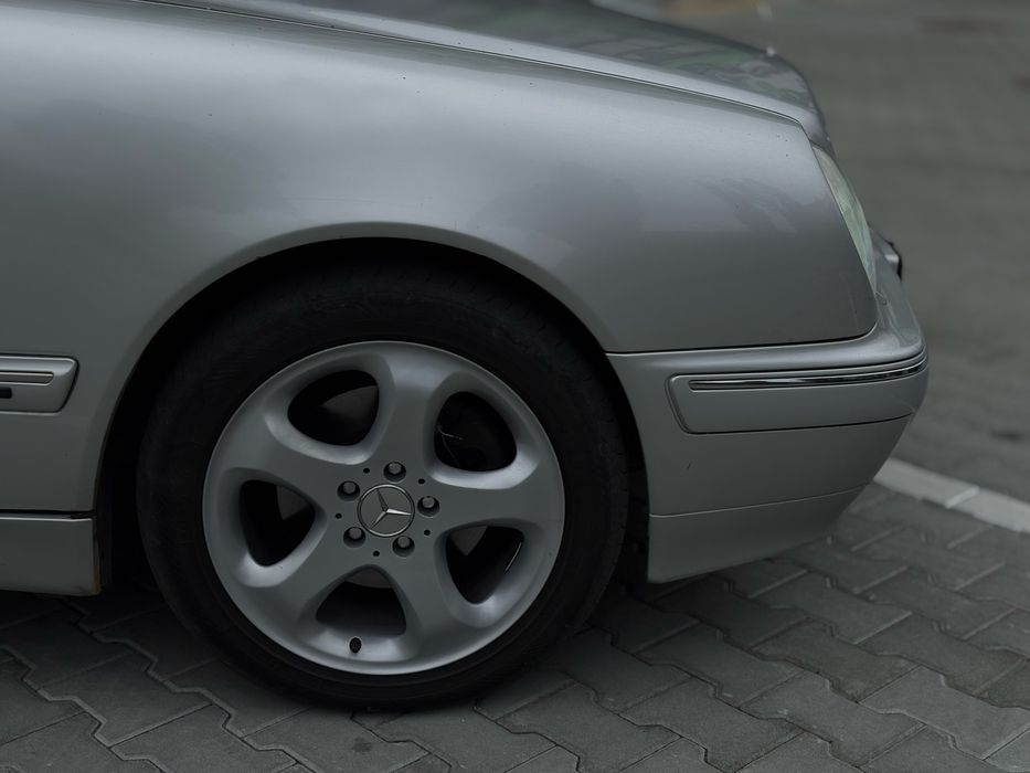 Mercedes-Benz W210 E320 4matic