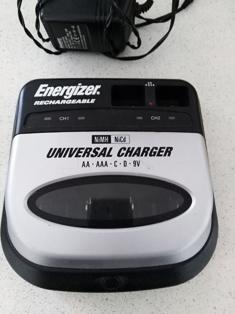 Carregador de Pilhas Energizer