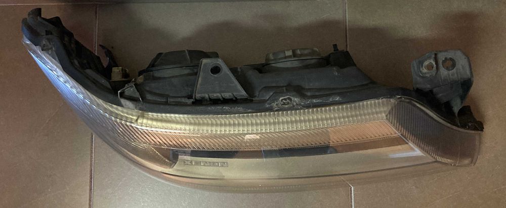 Farol Laguna II, frente direito, Xenon