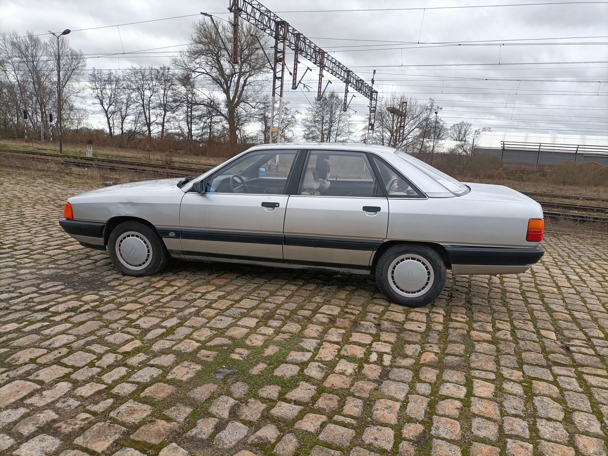 Audi 100 C3 cygaro