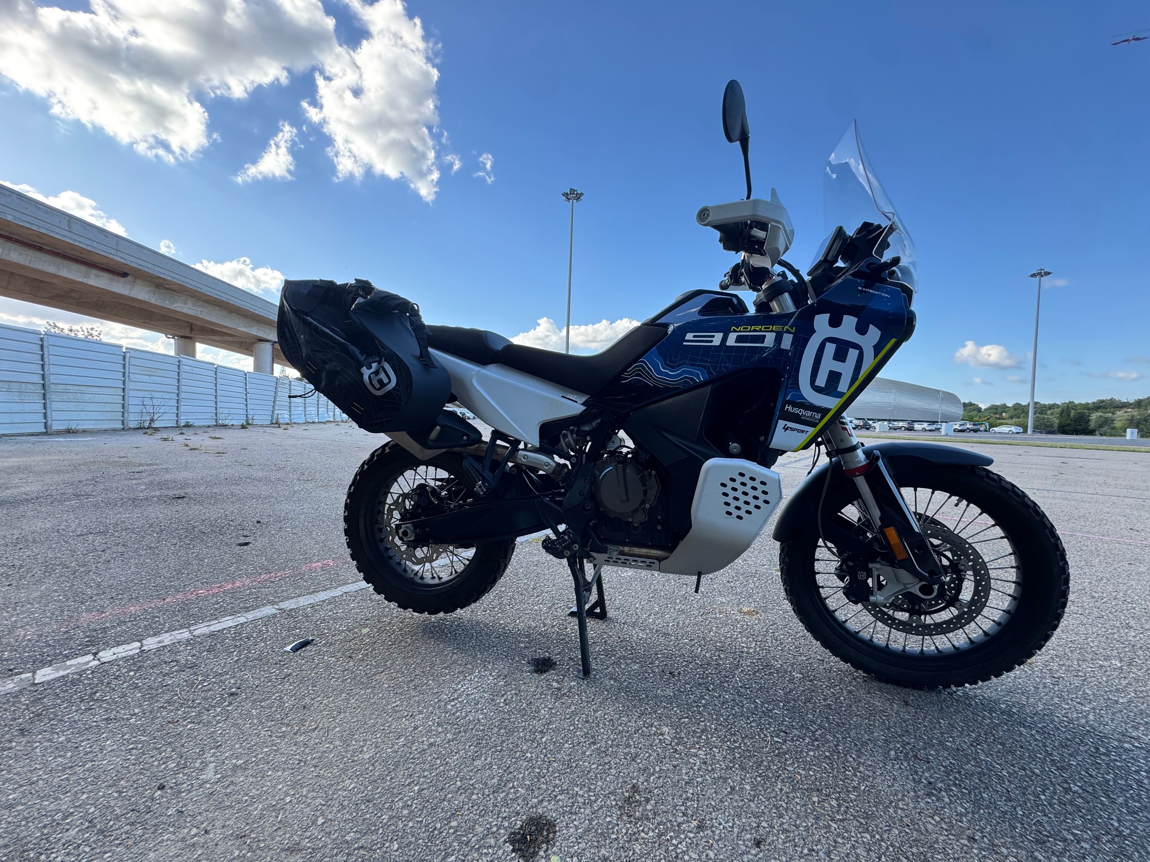 HUSQVARNA Norden Expedition 901 pouco uso