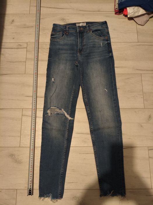 Jeansy Bershka r.34