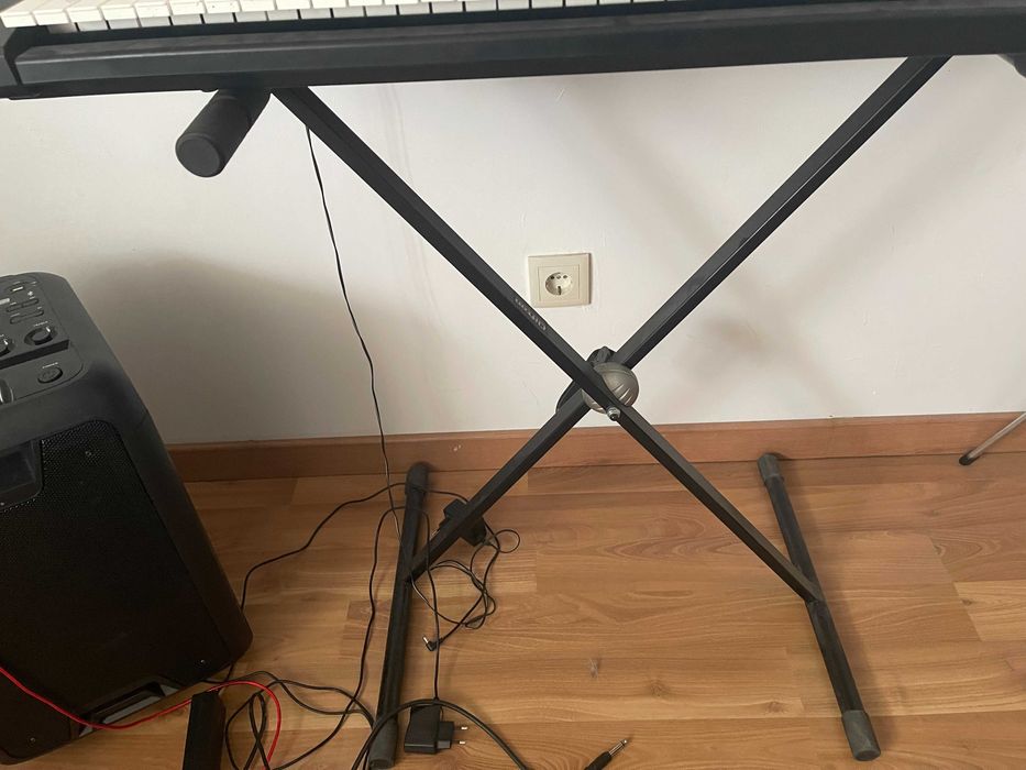 Teclado Yamaha PSR-E343 - Como Novo