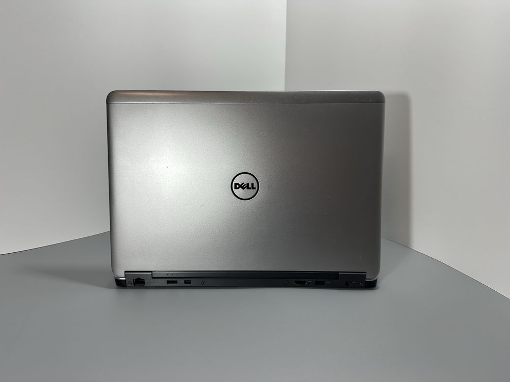 МЕТАЛЕВИЙ Ноутбук Dell Делл Latitude i5, 8гб для роботи та навчання