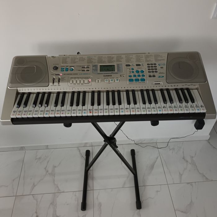 Keyboard  casio Lk-300tv