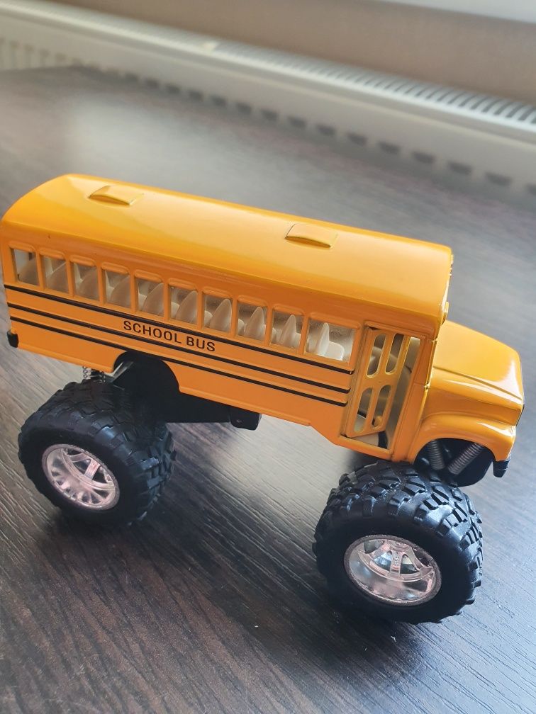 Машинка Шкільний автобус