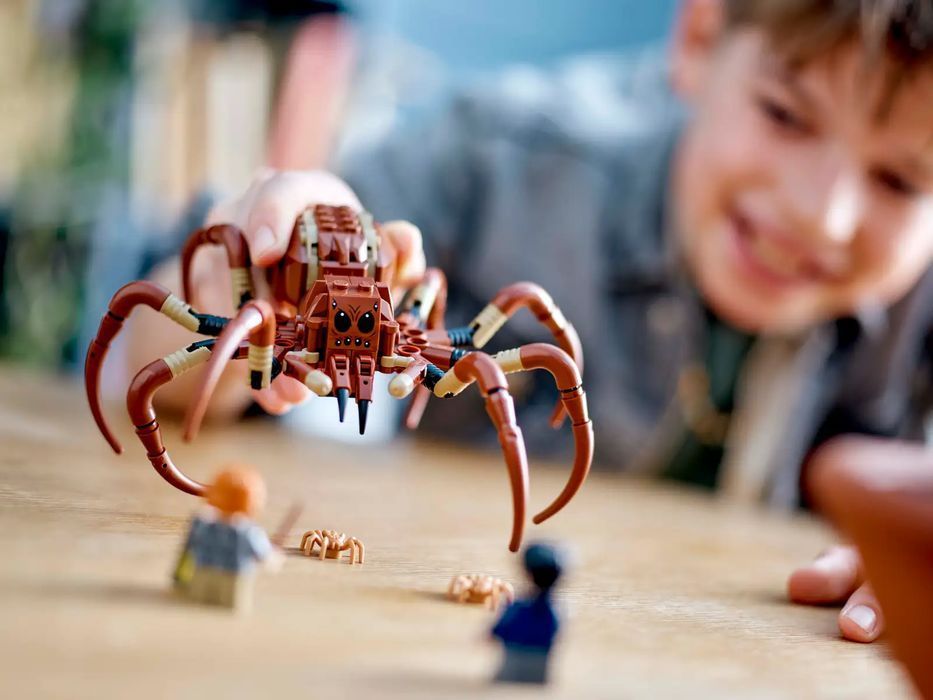 Lego Harry Potter Aragog w Zakazanym Lesie 195 elementów dla fanów 7+