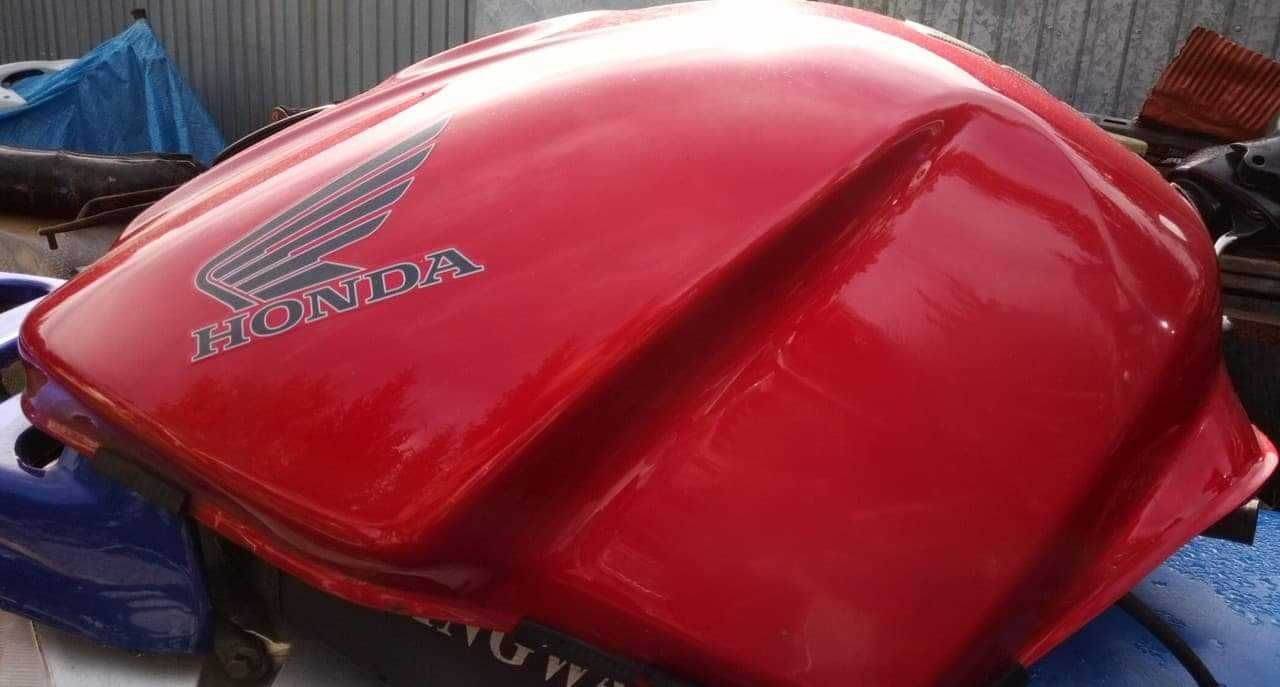 Zbiornik paliwa honda St 1300