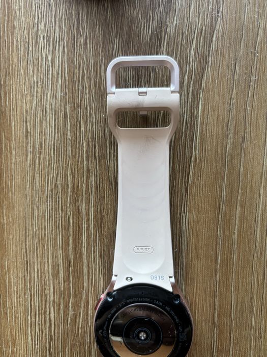 Jak nowy Samsung galaxy watch 4 bardzo malo uzywany różowy 20mm