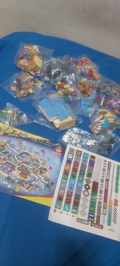 Klocki figurki wielka baza among us plus 32 ludziki kompatybilnez lego