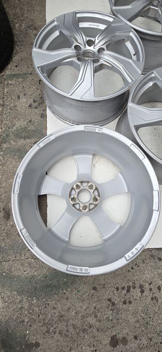 Alufelgi Dezent 7.5x19 5x114.3 ET54.5 67.1mm KBA 54564 KB silver felgi