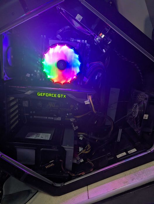 Dell Alienware Area 51 R2 | I7-5820K | GTX1070 | 16GB DDR4 | Wi-Fi