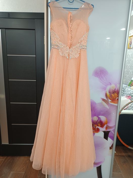 Вечірня випускна сукня
