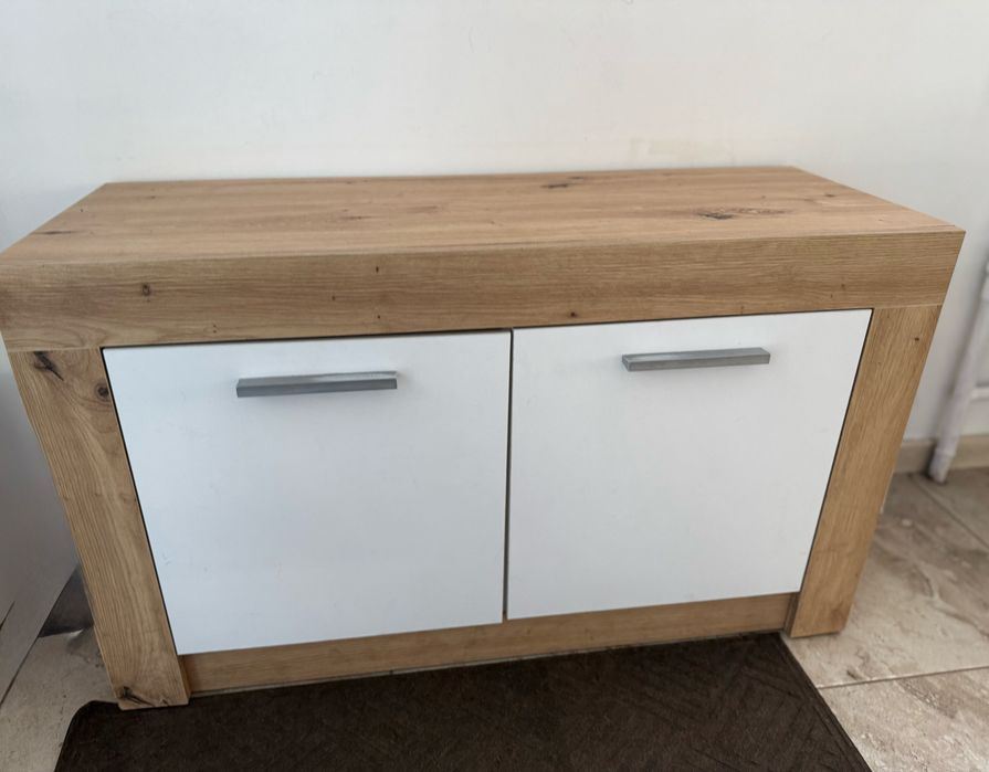 Передпокій , вішалька для одягу, тумба для взуття