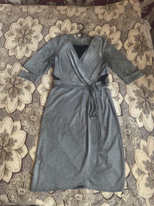 Жіноча святкова сукня