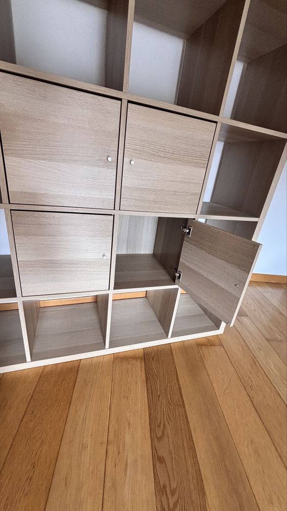 Estante Kallax com 4 portas