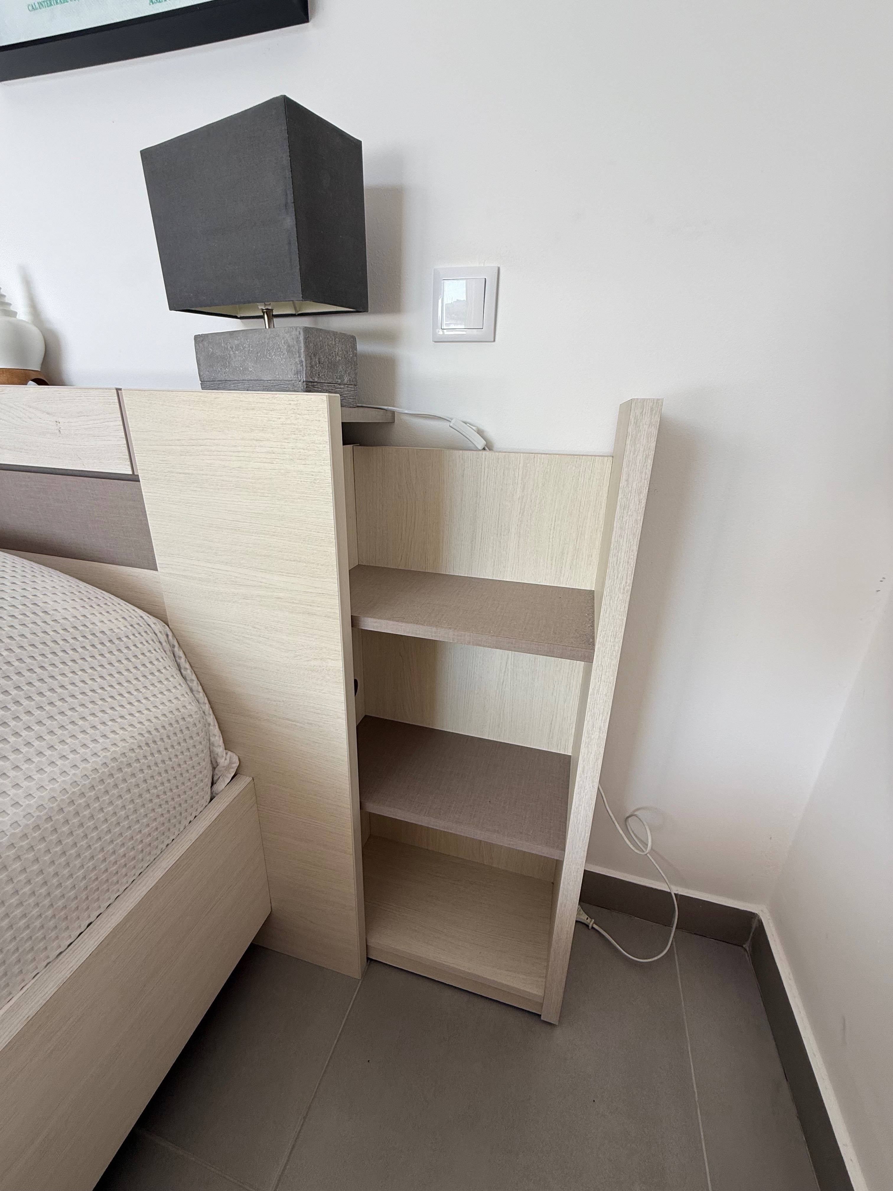 Cama casal com colchao / Queen size bed with mattress