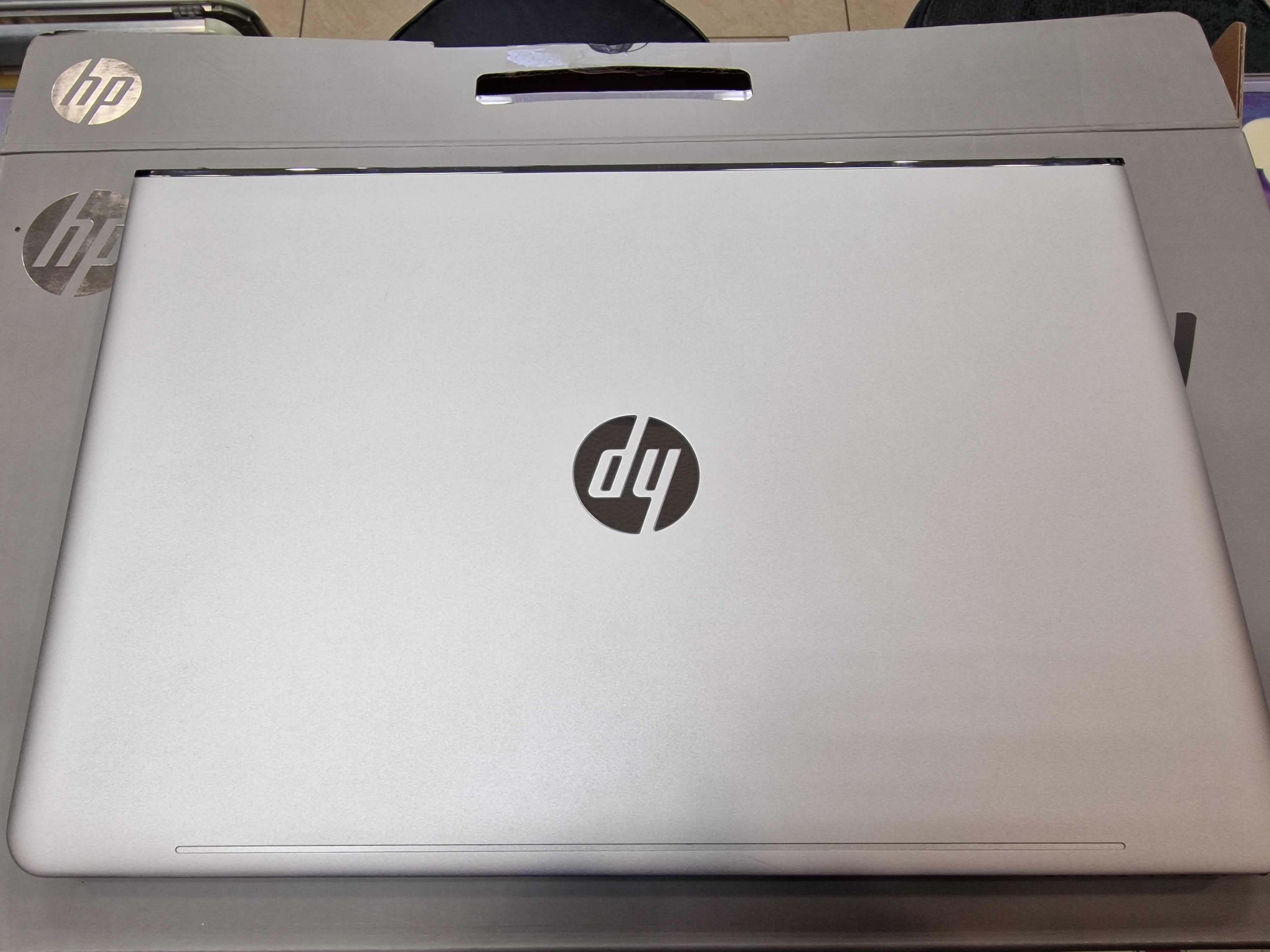 HP ENVY 15-as050nw/ i5-6200U/ 8GB/ 256GB/ W10/ 15.6" FHD/ Intel HD 520