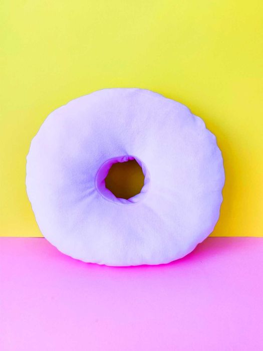 Poduszka piercingowa donut różowy do spania