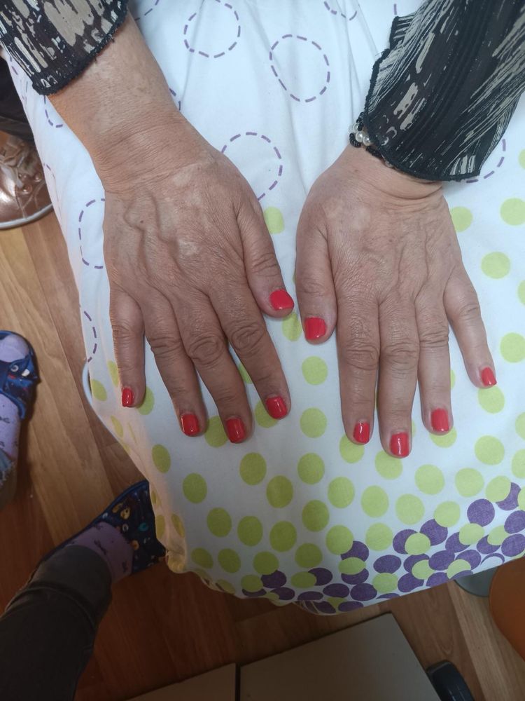 Manicure e pedicure e depilação