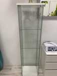 Witryna ikea , szklana z polkami