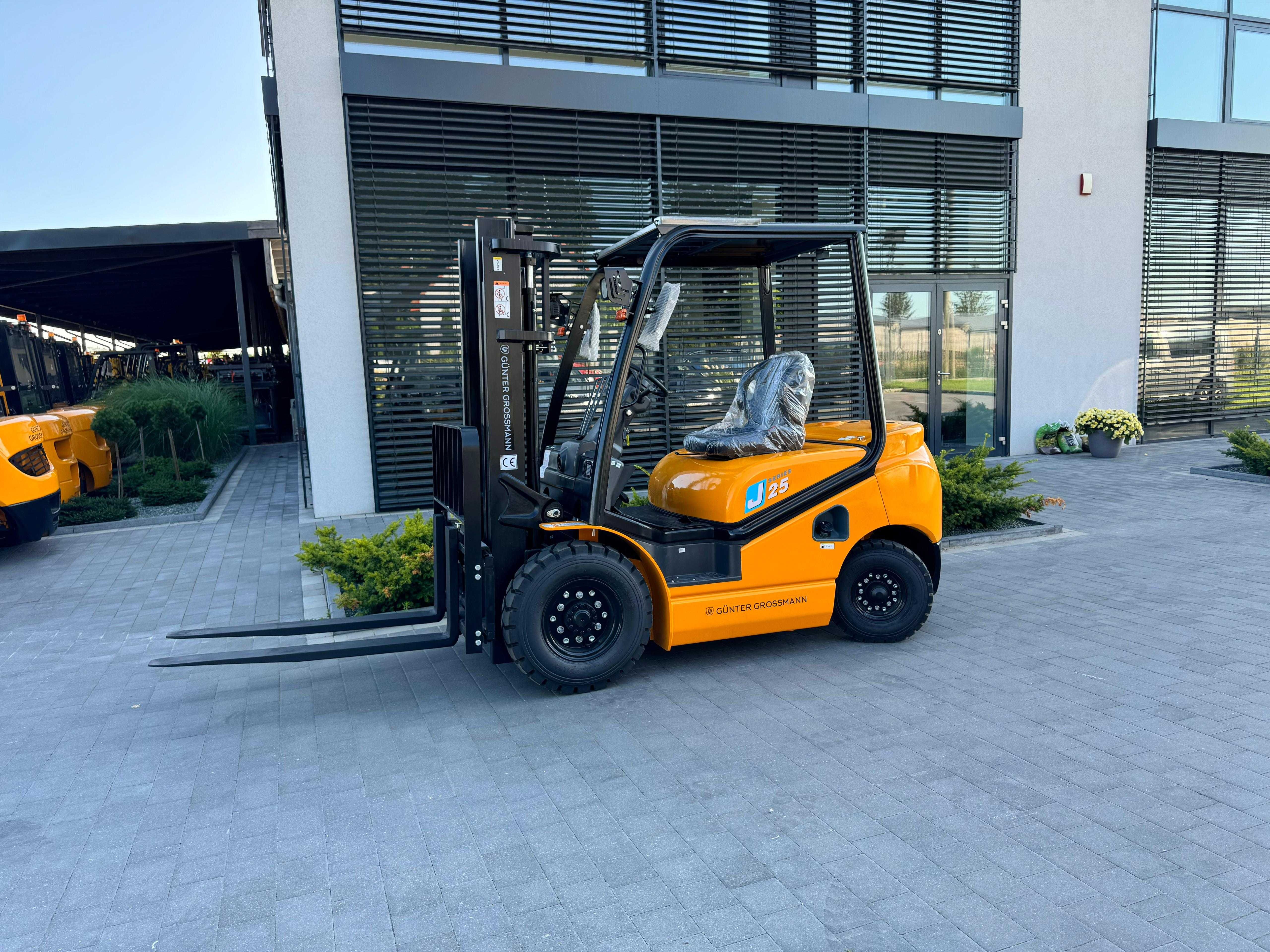 Nowy wózek widłowy silnik HYUNDAI 2.5T - 3 lata gwarancji