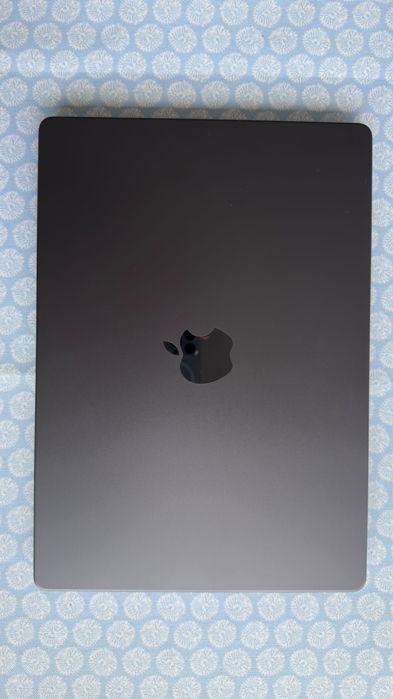 MacBook Pro 14" M4 24GB 1TB Preto Sideral. Como novo!