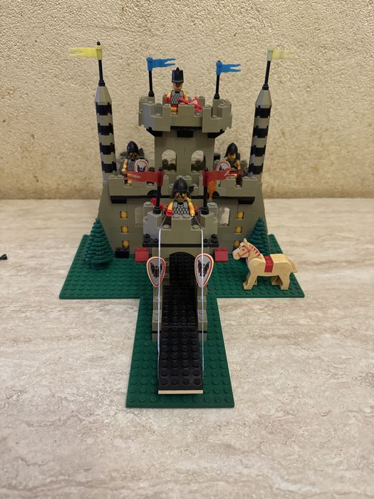 Лего Рыцарский замок