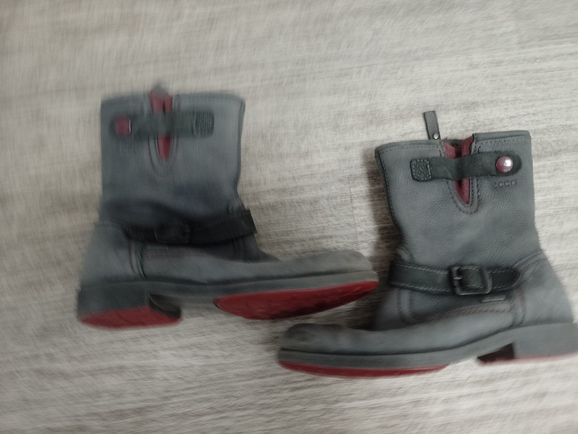 Sprzedam skórzane buty dla dziecka rozmiar 33 firmy Ecco.