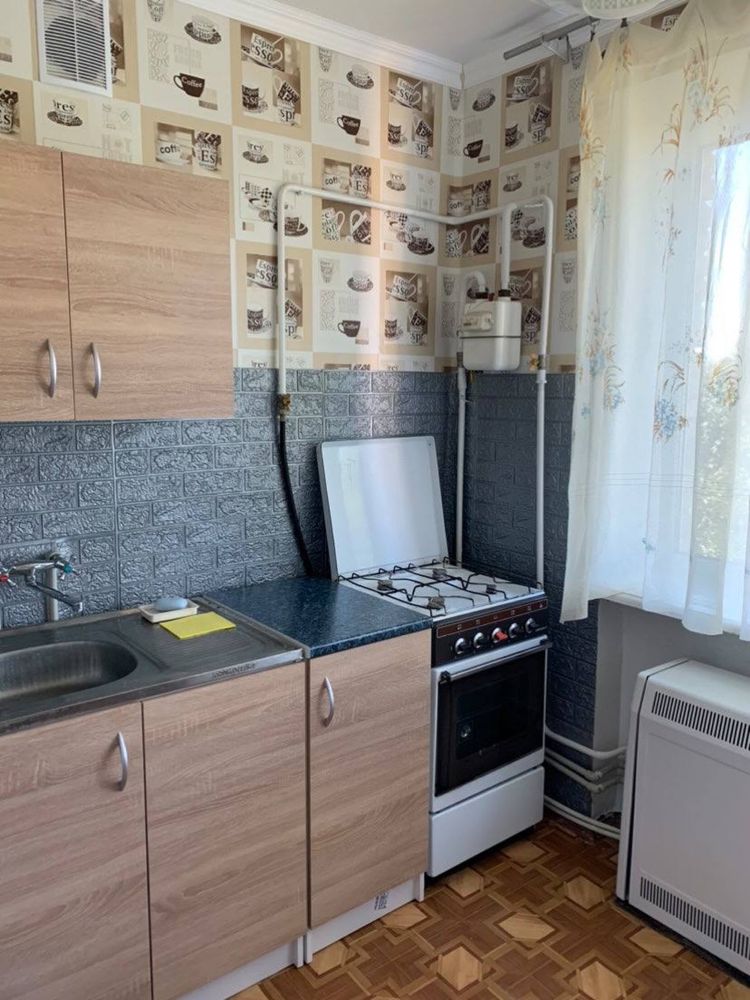 Продам 3-кімнатну квартиру в Макарові. Власник.