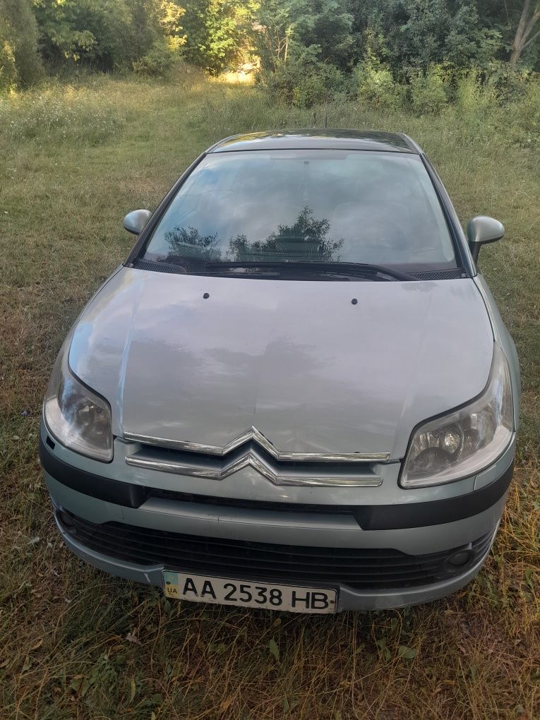 Продам гарне сімейне авто