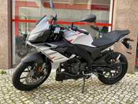 Aprilia Tuono 125 - Desde 85€ / Mês