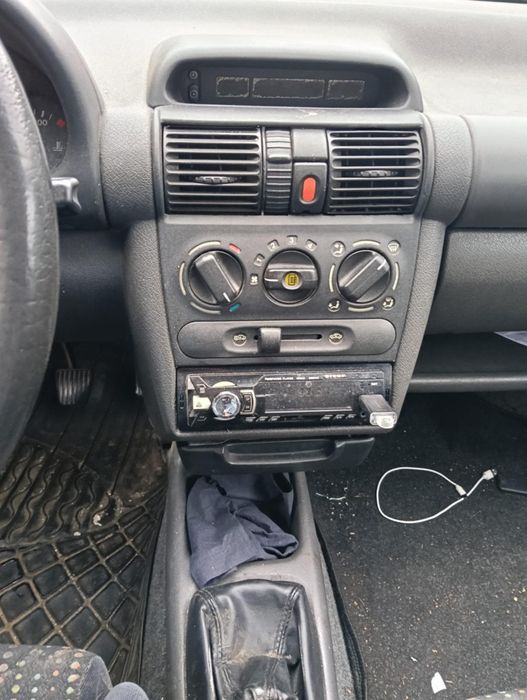 Opel corsa b comercial