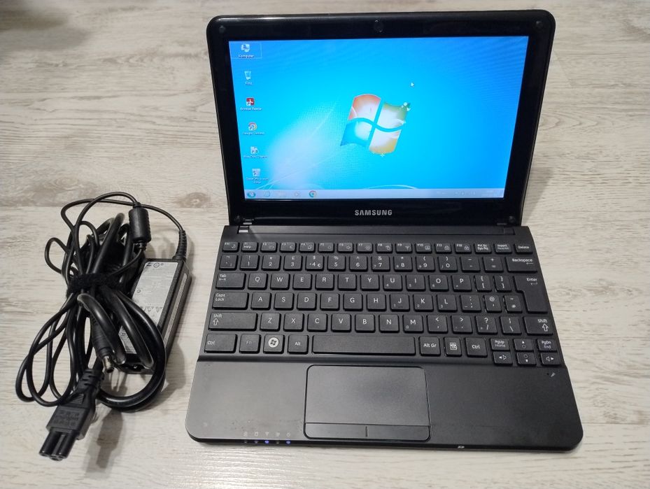 Netbook Samsung NC110P Atom N2600 4x1.60 GHz 320Gb DDR3 2Gb/HDMI/BT/3G