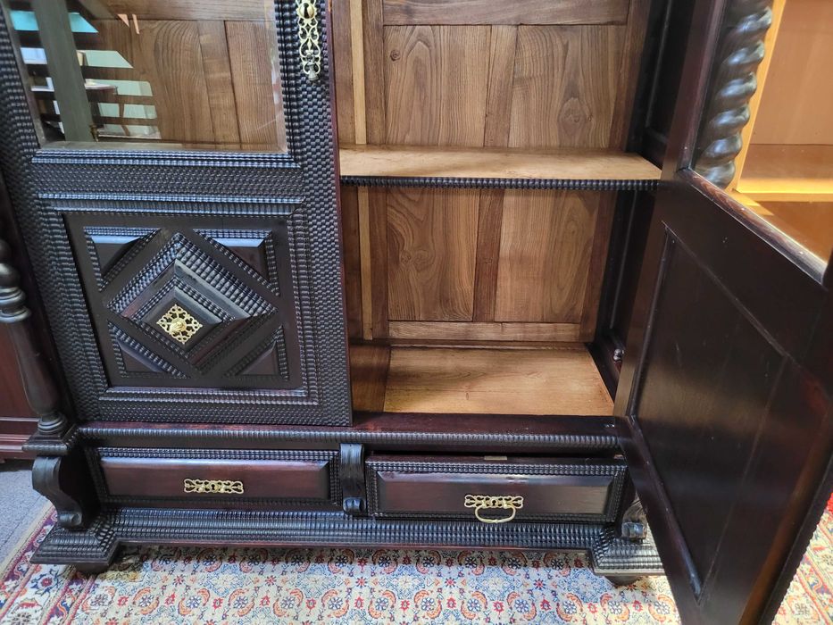 Livreiro antigo em madeira maciça - Bom estado geral