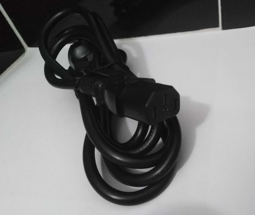 Cabos de Alimentação para Televisões , Computadores, Consolas. Etc.