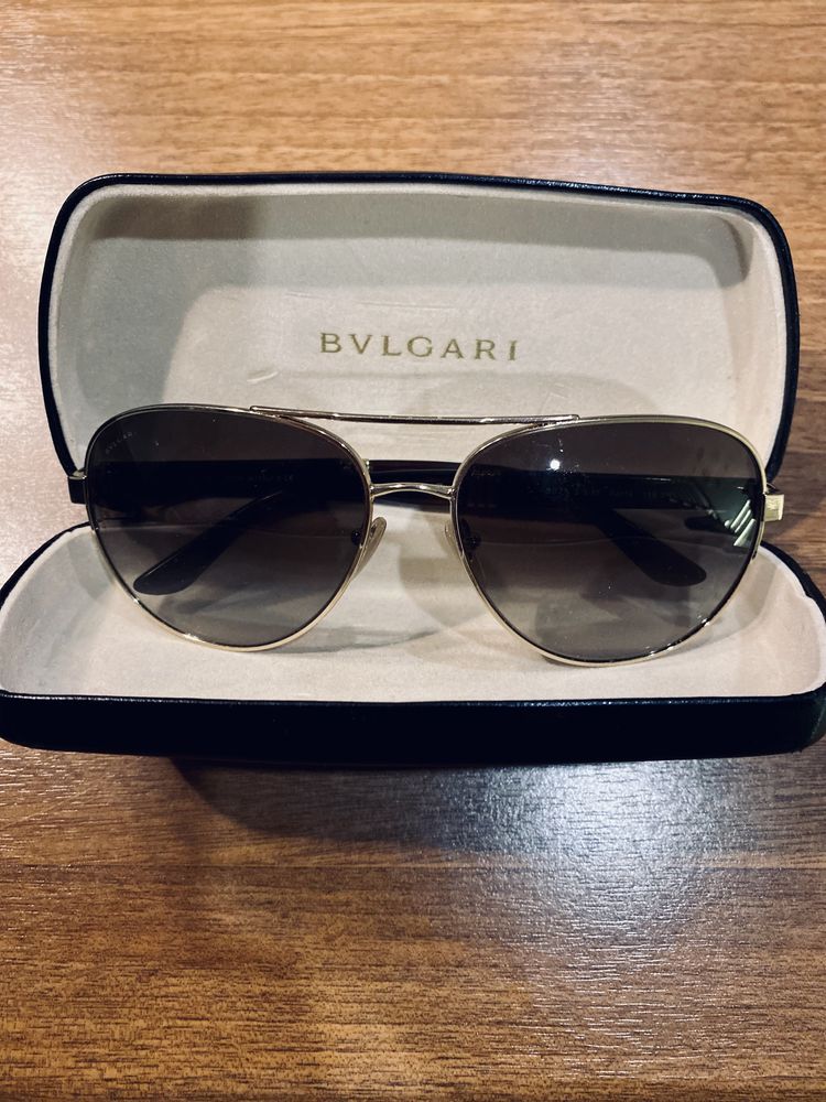 Bvlgari Okulary przeciwsłoneczne. Klasyczne i eleganckie.