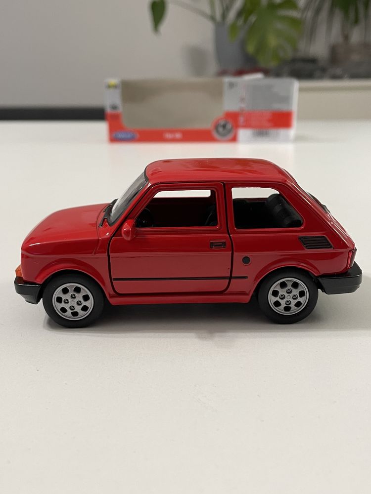 Model Fiat 126P Maluch czerwony 1/34 Welly PRL kultowe auta 126 1:34 F