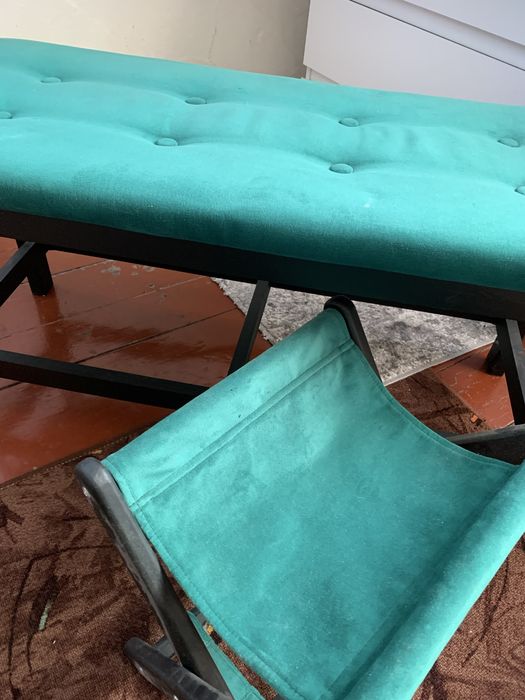 Банкетка та підставка для сумок