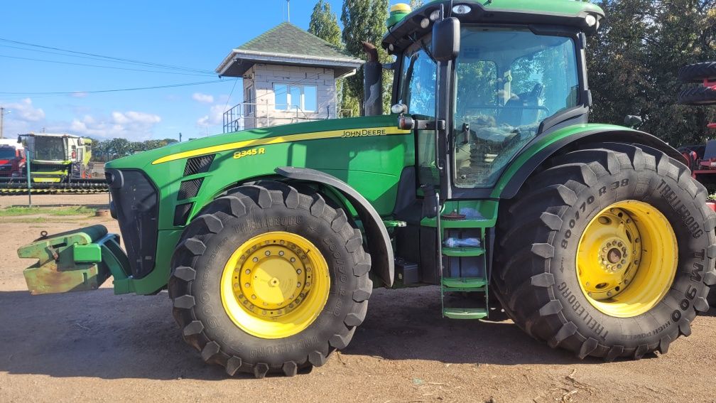 Трактор JD 8340R