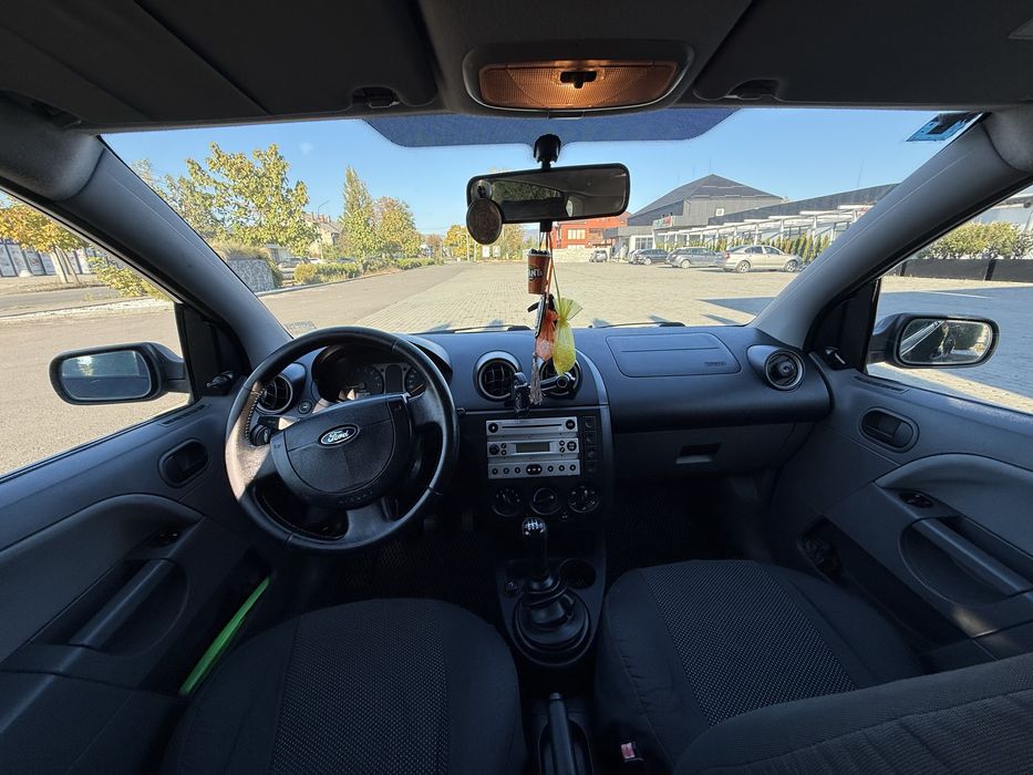 Ford Fiesta 2002 рік 1.4 Бензин Механіка