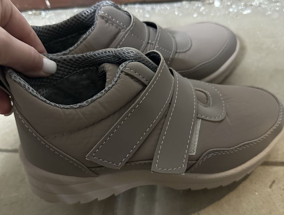 Продам жіноче взуття