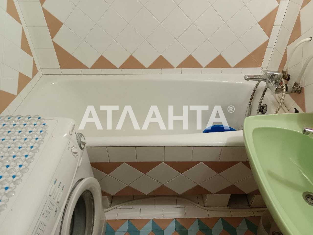 Продам 3-комнатную квартиру Средний этаж Центр Таирова Глушко