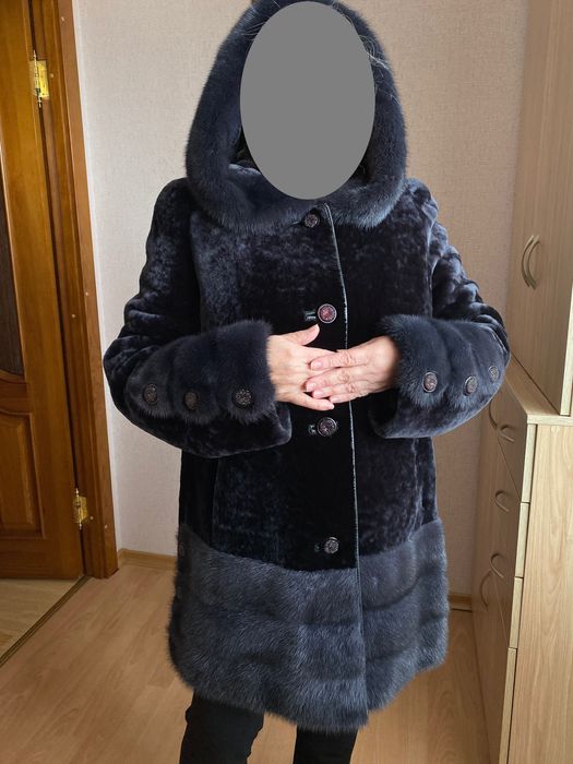 Шуба жіноча мутон + сіро - блакитна норка. Розмір 50, як нова!
