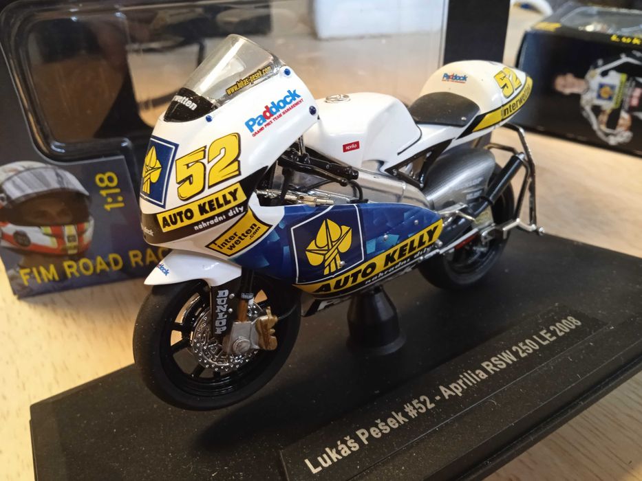 ABREX 1/18 Conjunto Mota e Piloto Campeonato do Mundo Estr 250cc 2008