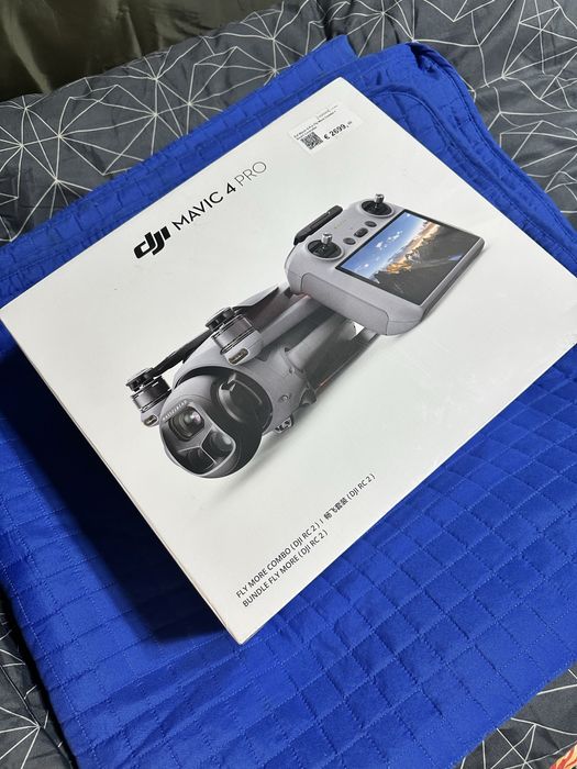 DJI Mavic 4 Pro Fly More Combo + Smart Controller